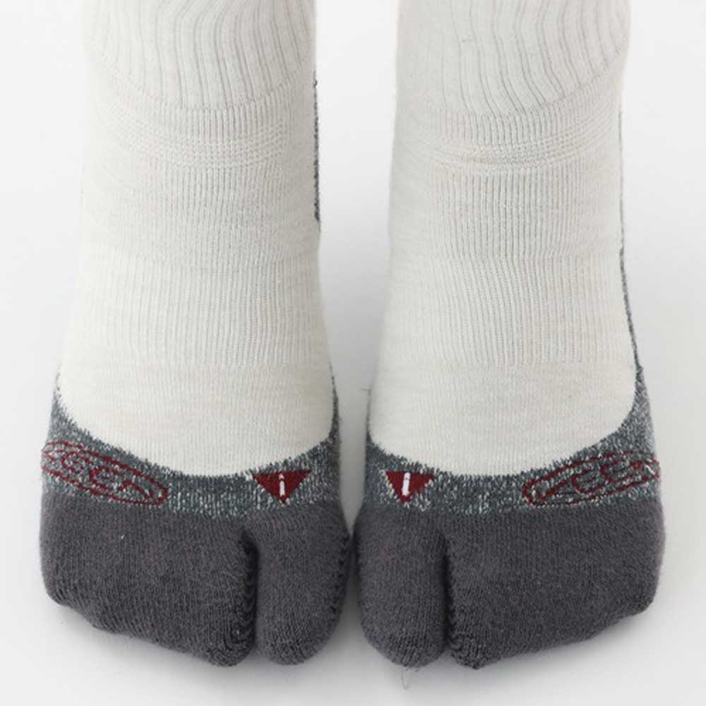 KEEN キーン ニューポート タビ スローガン ソックス (ユニセックス) カラー:White/Magne(1028267) ・ Timber Wolf/Canteen(1028268) ・ Black/magnet(1028269) 靴下 アウトドア ウォーキング ハイキング