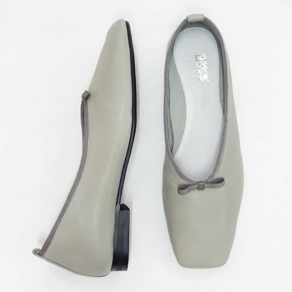 【SALE 50%OFF】 RABOKIGOSHI works(ラボキゴシ ワークス) 12453 ライトグレー スクエアトウパンプス バレエシューズ 1.5cmヒール 「靴」