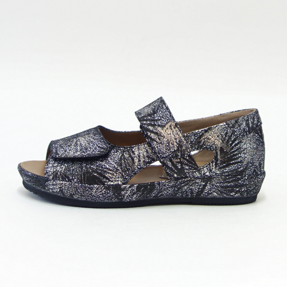 【SALE 20%OFF】 VIGEVANO ビジェバノ 1660 ブラック(日本製)ゆったりEEEE ダブルストラップシューズ オープントゥシューズ「靴」