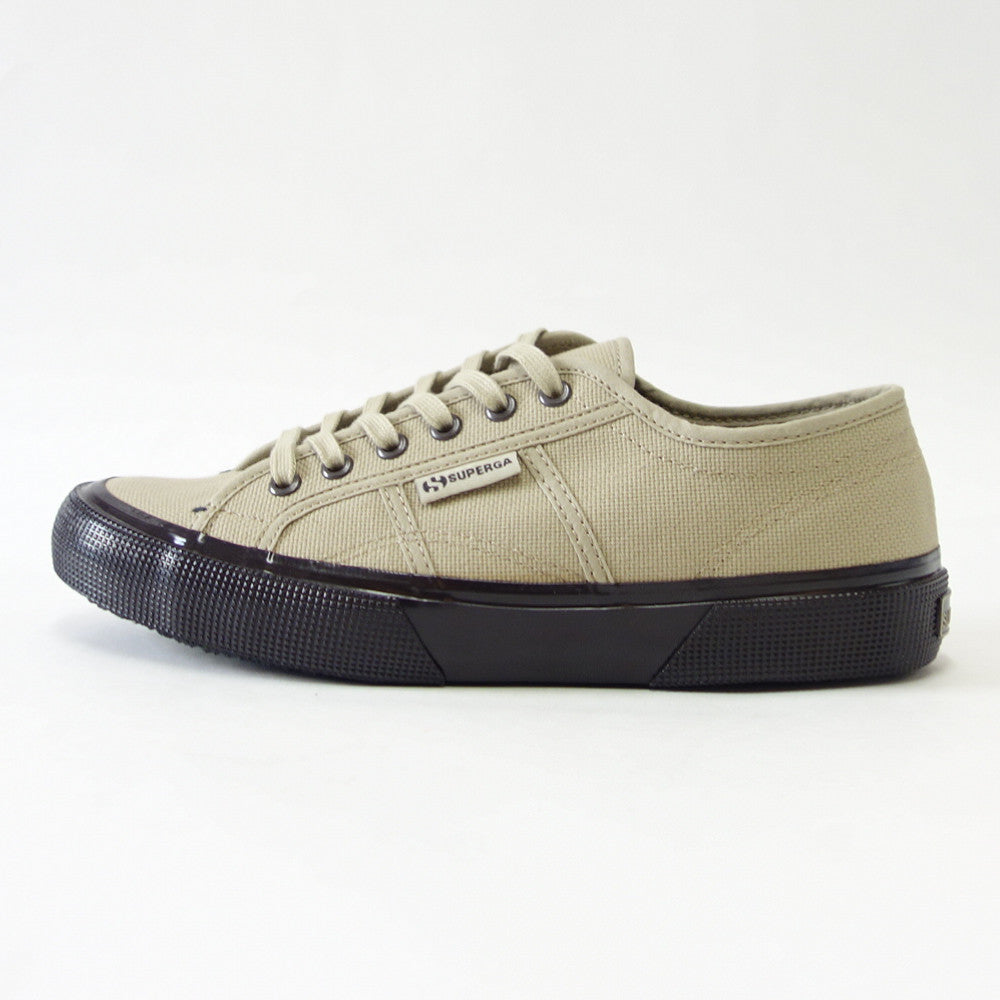 スペルガ SUPERGA 2490-BOLD(ユニセックス)Grey Fossil-Black Bristol (3a5135cware) ナチュラルなキャンバススニーカー 「靴」