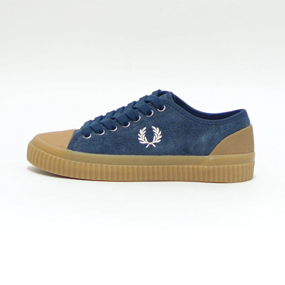 FRED PERRY フレッドペリー B4338 F36(ユニセックス)HUGHES LOW TEXTURD SUEDE カラー:Shaded Navy 天然皮革 ローカットスニーカー テニスシューズ 「靴」