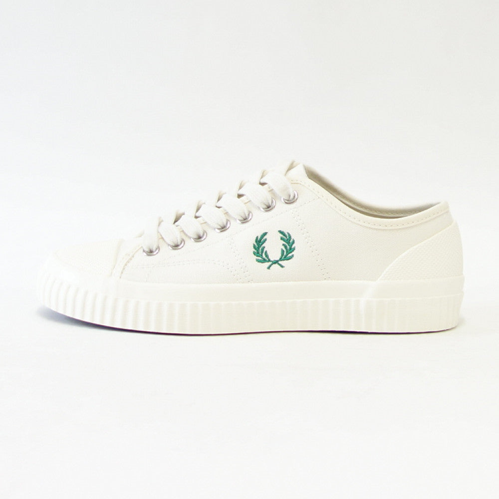 FRED PERRY フレッドペリー B4365 D06(ユニセックス)HUGHES LOW Canvas カラー:LIGHT ECRU キャンバス ローカットスニーカー テニスシューズ 「靴」