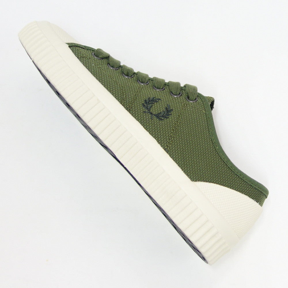 FRED PERRY フレッドペリー B5322 Q50(ユニセックス)HUGHES LOW TEXTURD POLY カラー:Parka Green 人工繊維 ローカットスニーカー テニスシューズ 「靴」