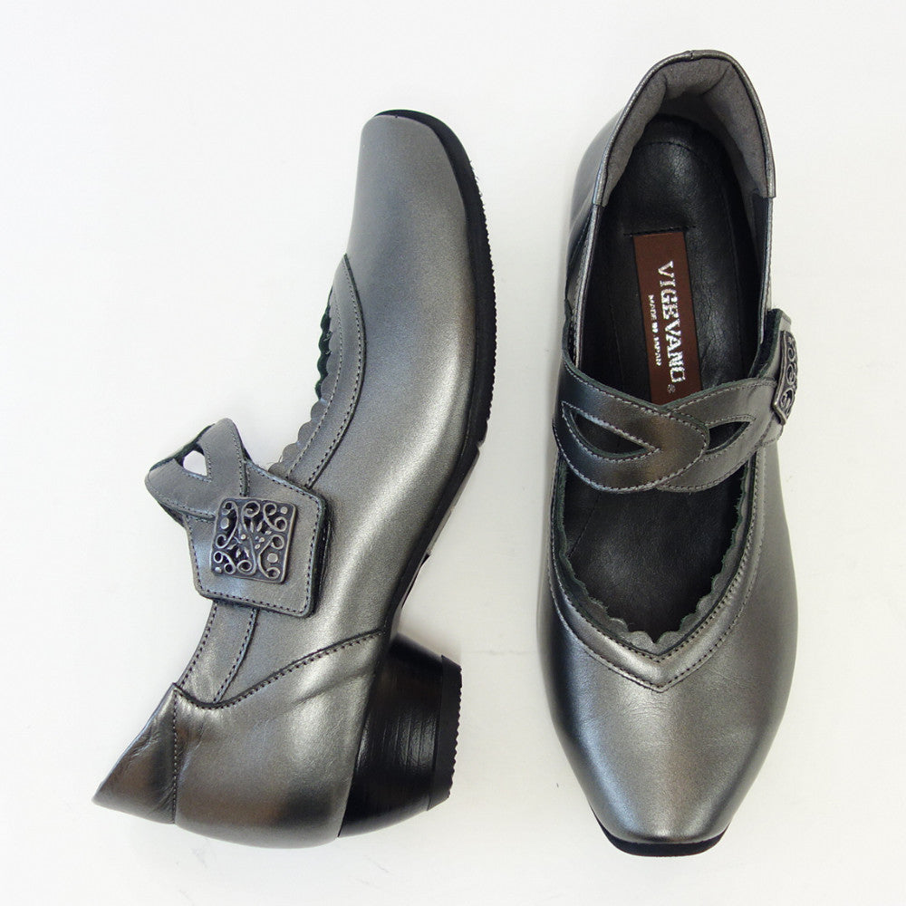 VIGEVANO ビジェバノ 7026 ガンメタ(日本製)ゆったりEEEE ストラップパンプス コンフォートシューズ「靴」