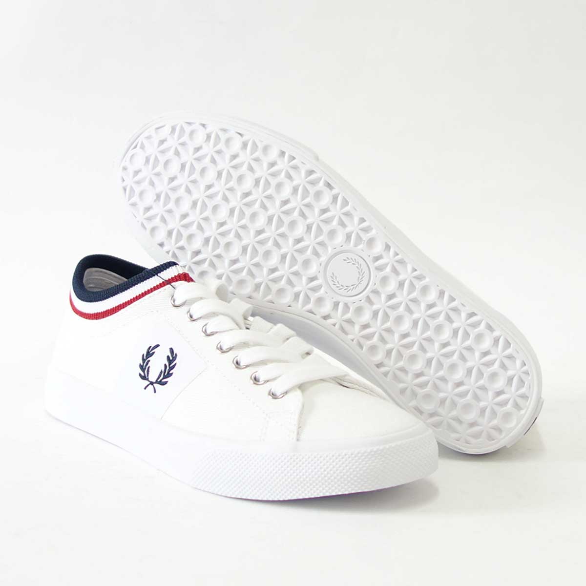 FRED PERRY フレッドペリー B7106(ユニセックス)Underspin Tipped Cuff Twill カラー:ホワイト/ネイビー(100A) 「靴」