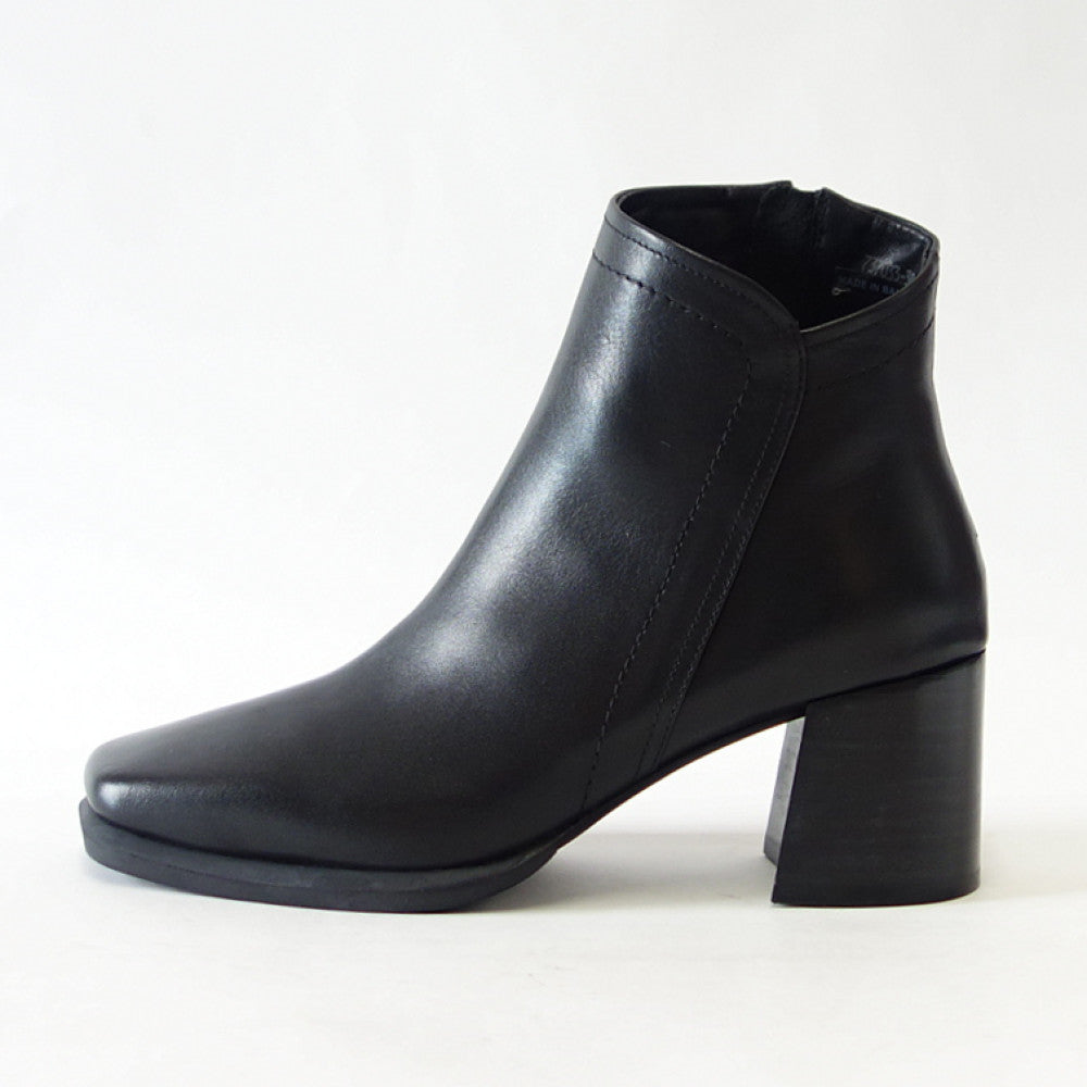 yuko imanishi + ユーコ イマニシ+ 737033 ブラック サイドジップブーツ 6.5cmヒール ショートブーツ 展開サイズ 23.5cm 24cm 24.5cm「靴」