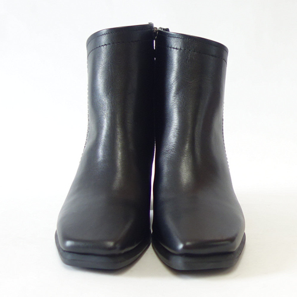yuko imanishi + ユーコ イマニシ+ 737033 ブラック サイドジップブーツ 6.5cmヒール ショートブーツ 展開サイズ 23.5cm 24cm 24.5cm「靴」