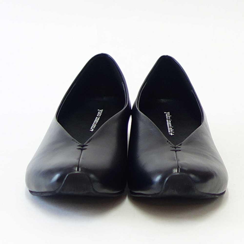 yuko imanishi + ユーコ イマニシ+ 74190-15 ブラック すっきりシルエットのカッターシューズ Vカット フラット スリッポン 展開サイズ 23cm 23.5cm 24cm「靴」