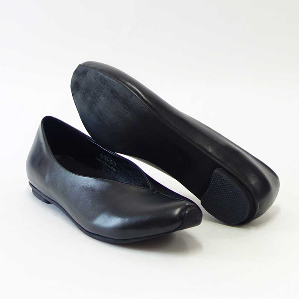 yuko imanishi + ユーコ イマニシ+ 74190-15 ブラック すっきりシルエットのカッターシューズ Vカット フラット スリッポン 展開サイズ 23cm 23.5cm 24cm「靴」
