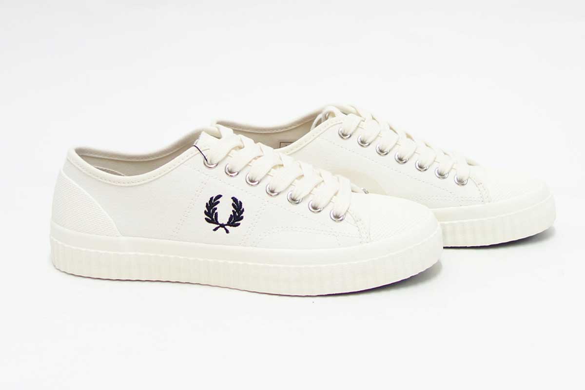 【SALE 30%OFF】 FRED PERRY フレッドペリー B8108(ユニセックス)Hughes Low Canvas カラー:LIGHT ECRU(760) 「靴」
