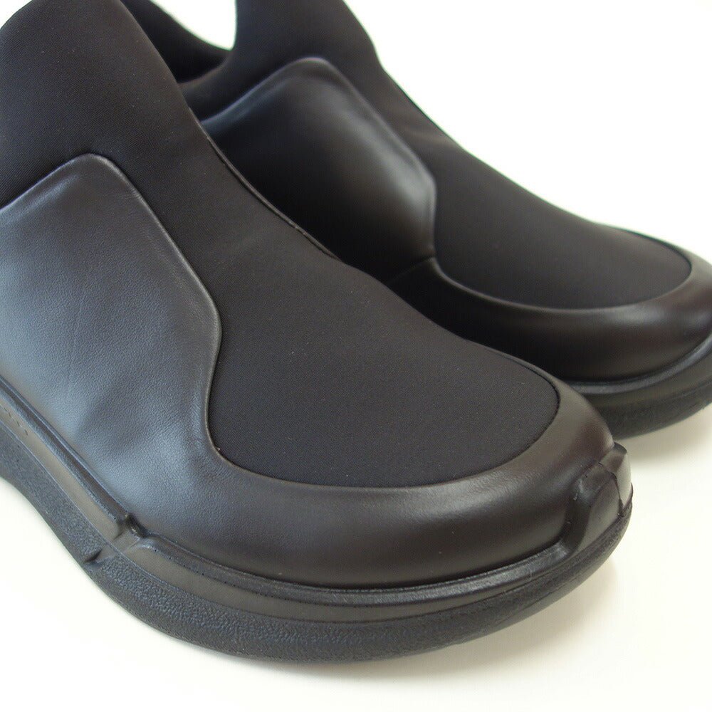 エコーECCOBIOM2.2WOMEN'STRAVELSLIP-ONブラック83082351052(レディース)快適な履き心地のレザースニーカースリッポンウォーキングシューズ旅行「靴」