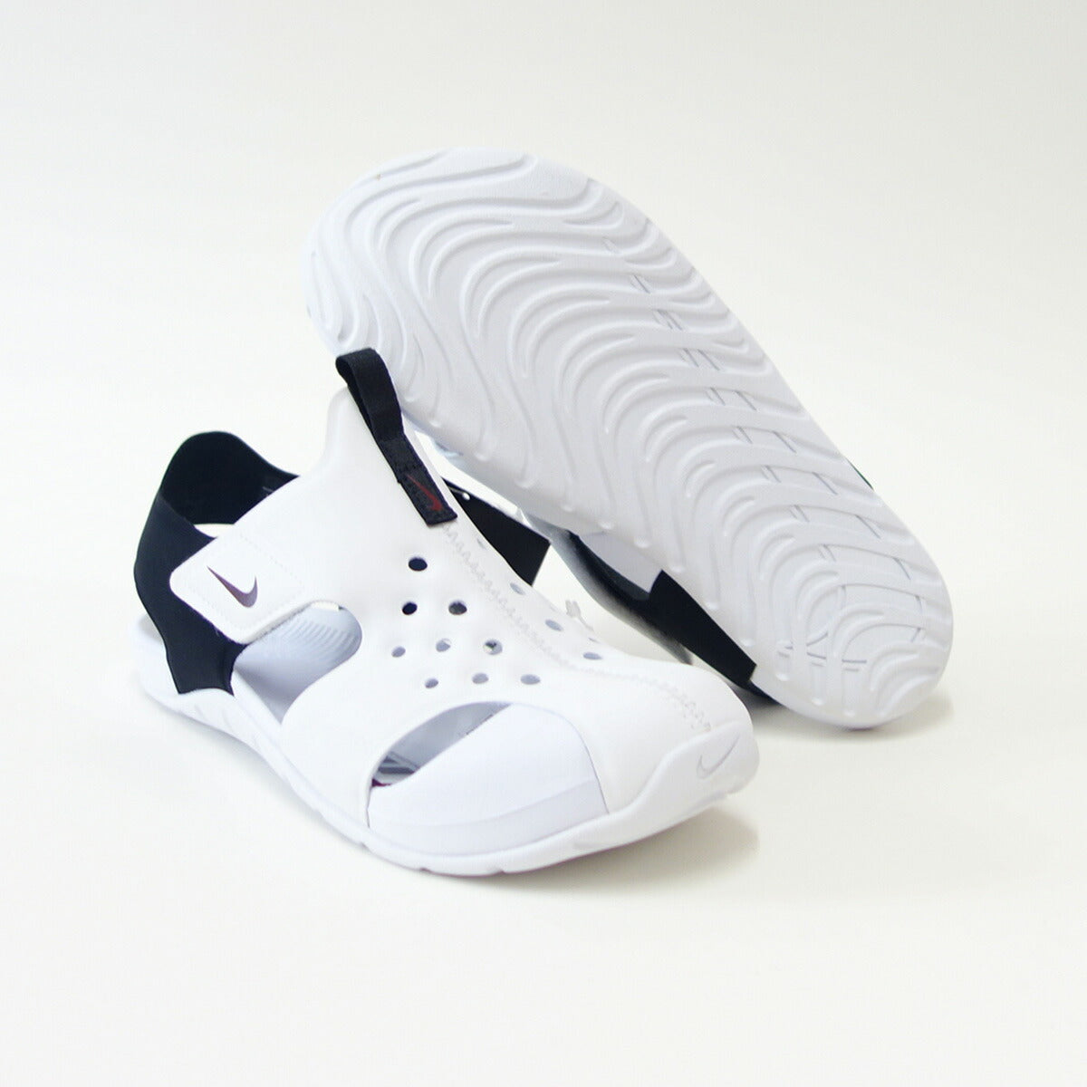 NIKEナイキ943826100ナイキサンレイプロテクト2PSサミットホワイト/チームレッド(キッズシューズ)ストラップサンダルウォーターシューズビーチサンダル「靴」