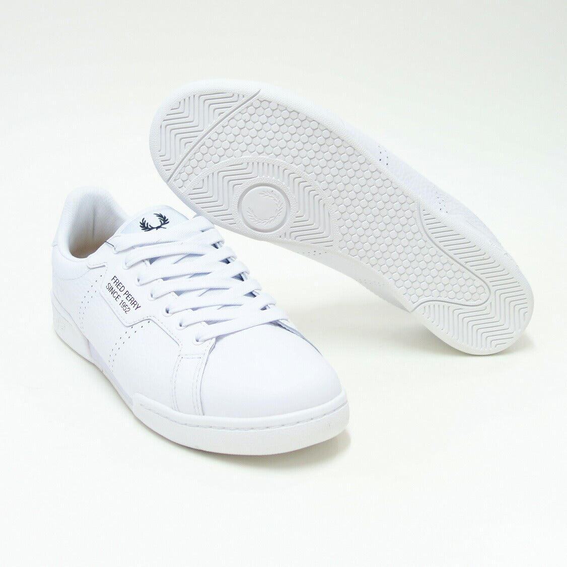 FREDPERRYフレッドペリーB1315134(ユニセックス)B722TEXTUREDLEATHER/SNCE1952カラー:WHITE天然皮革のローカットスニーカー「靴」