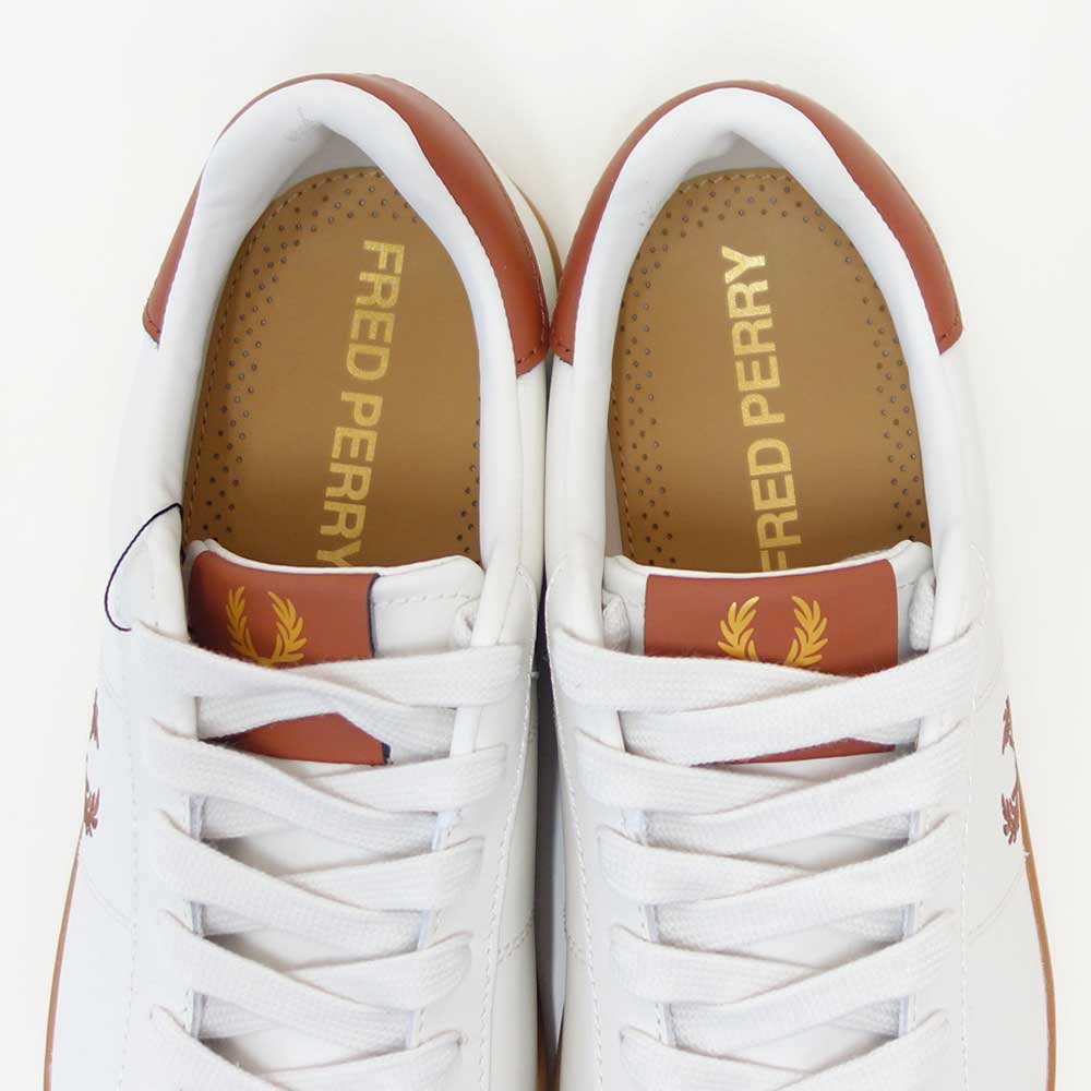 FREDPERRYフレッドペリーB4334760(ユニセックス)SPENCERLEATHER(スペンサーレザー)カラー:LIGHTECRU天然皮革のローカットスニーカー「靴」