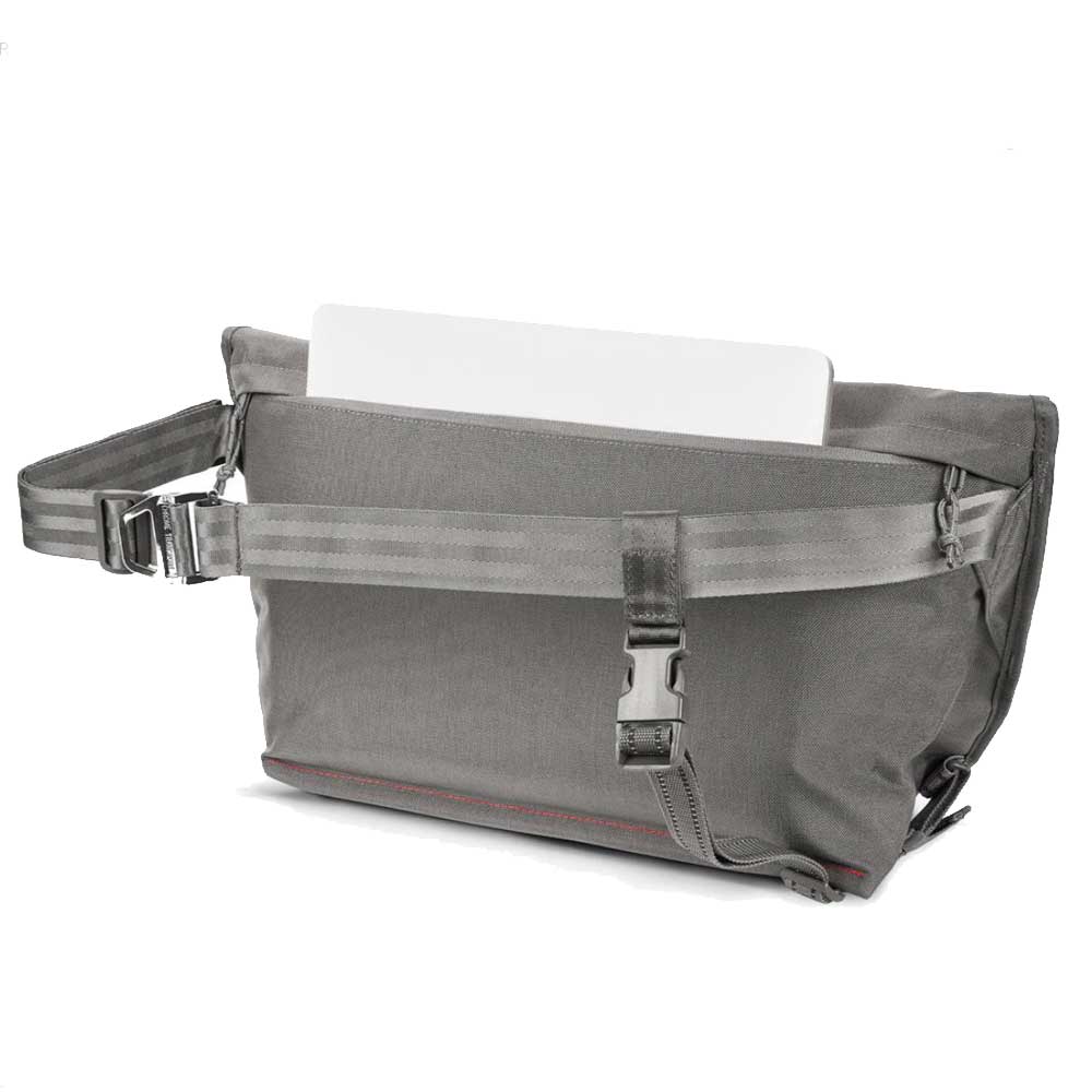 CHROME クローム シンプルメッセンジャーバッグ SIMPLE MESSENGER BAG MD BG332 (カラー:スモーク) 容量:15L 防水 メッセンジャーバック スリングバック ボディーバッグ