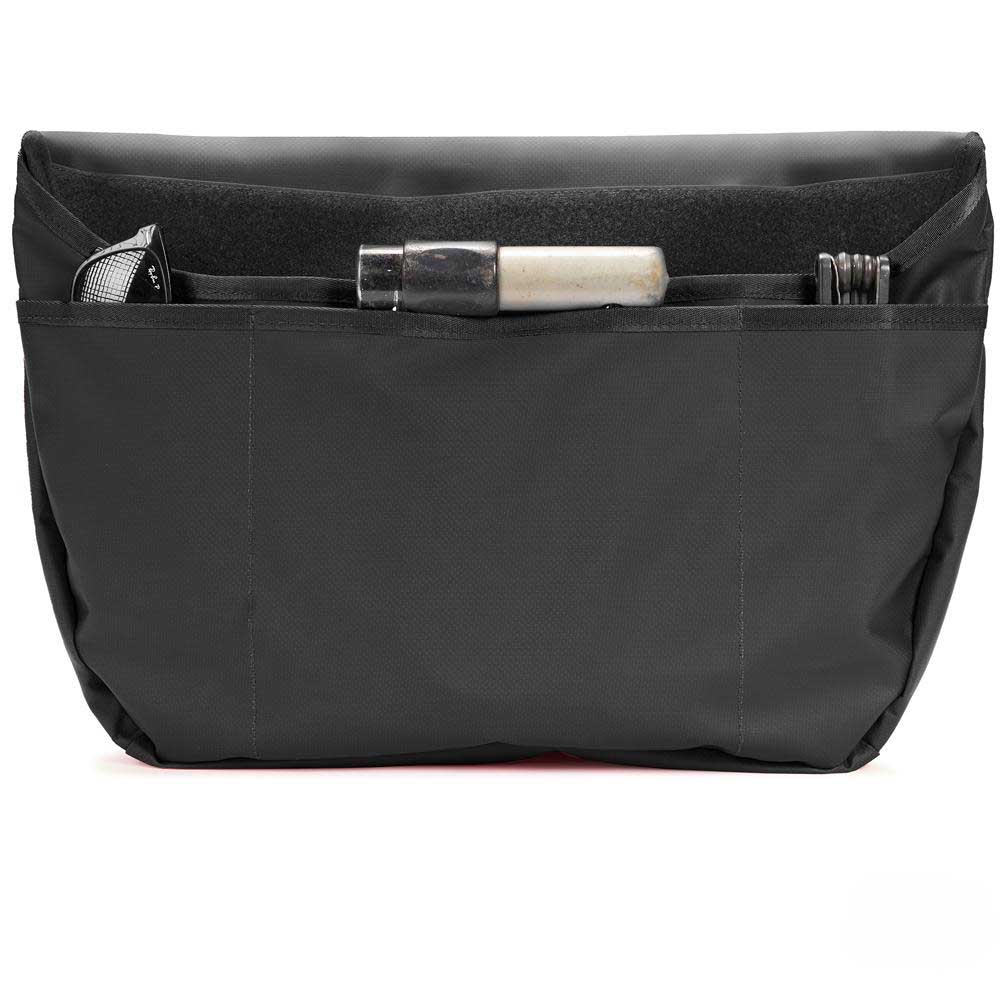CHROME クローム SIMPLE MESSENGER BAG MD BG332 カラー:ブラック 容量:15L 防水 メッセンジャーバック スリングバック ボディーバッグ
