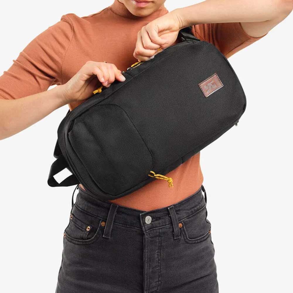 CHROME クローム RUCKAS SLING(ラッカス スリング) 軽量 耐水 8L BG347BK カラー:ブラック スリングバッグ ボディバッグ