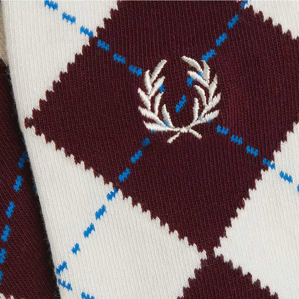 FREDPERRYフレッドペリーJacquardArgyleSocksC1152Z63OXBLOOD/ECRU/COURTBLUEアーガイルチェックソックス(ポルトガル製)