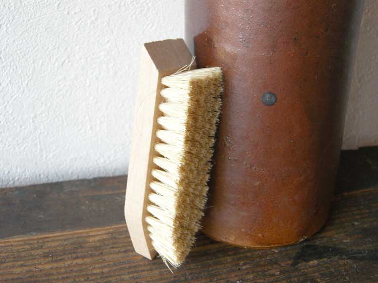 天然素材で作られた靴ケア品 【TAPIR タピール】シュムッツブラシ(ココナツファイバー) 泥などを落とすタワシのようなブラシ(ドイツ製) 靴 シューズ
