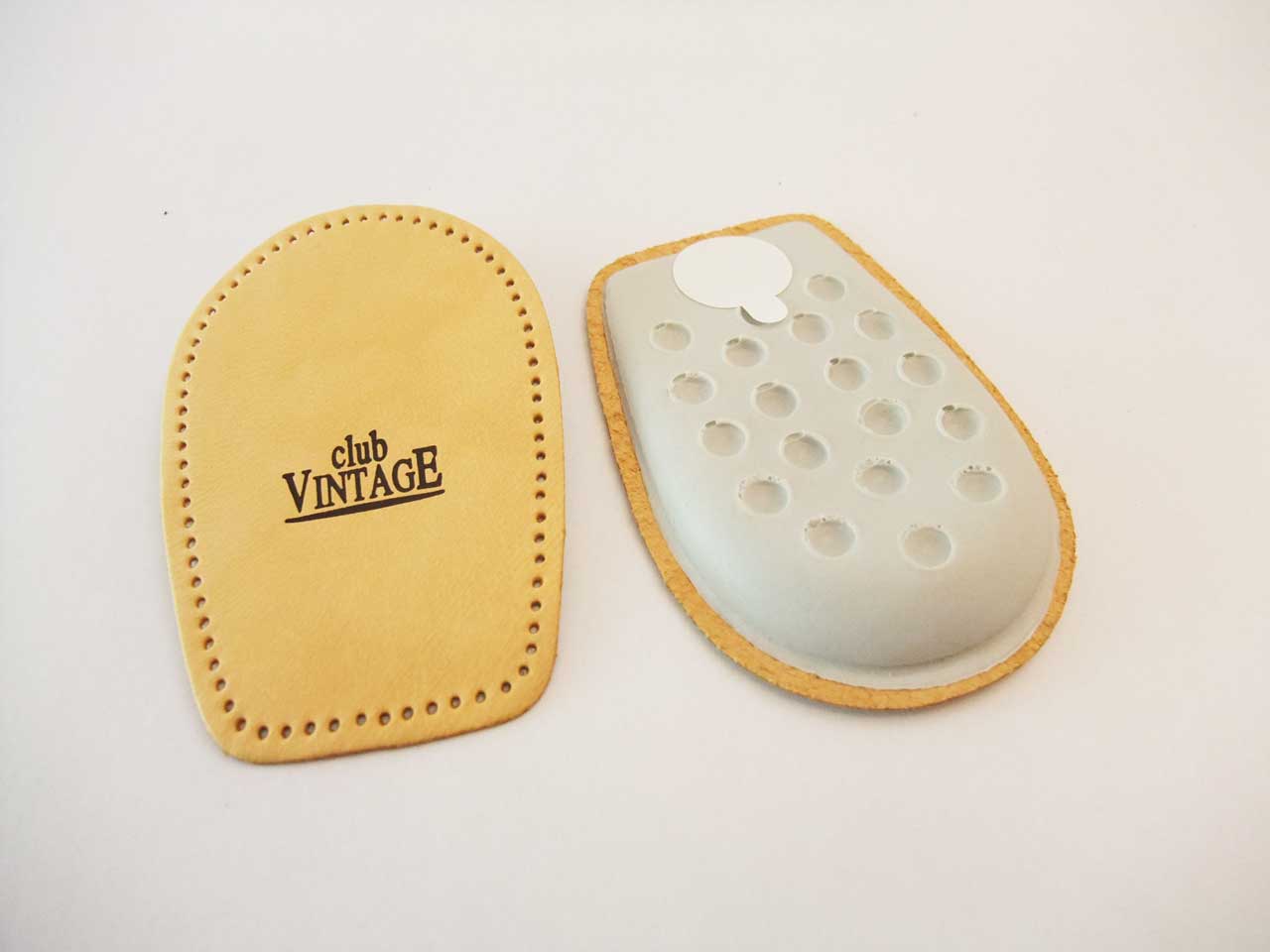 《メール便可》足の疲労回復クッション(かかと用) club VINTAGE COMFORT クラブヴィンテージ ヒールパッド(ドイツ製)ベージュ 靴 シューズ
