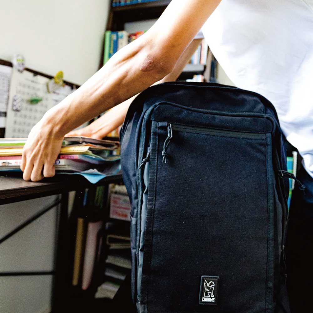 CHROME クローム COHESIVE 38 WP BACKPACK(コヒーシブ 38 ウォータープルーフ) 防水バックパック JP185BKTP (カラー BLACK TARP) 容量:38L メッセンジャーバック デイパック