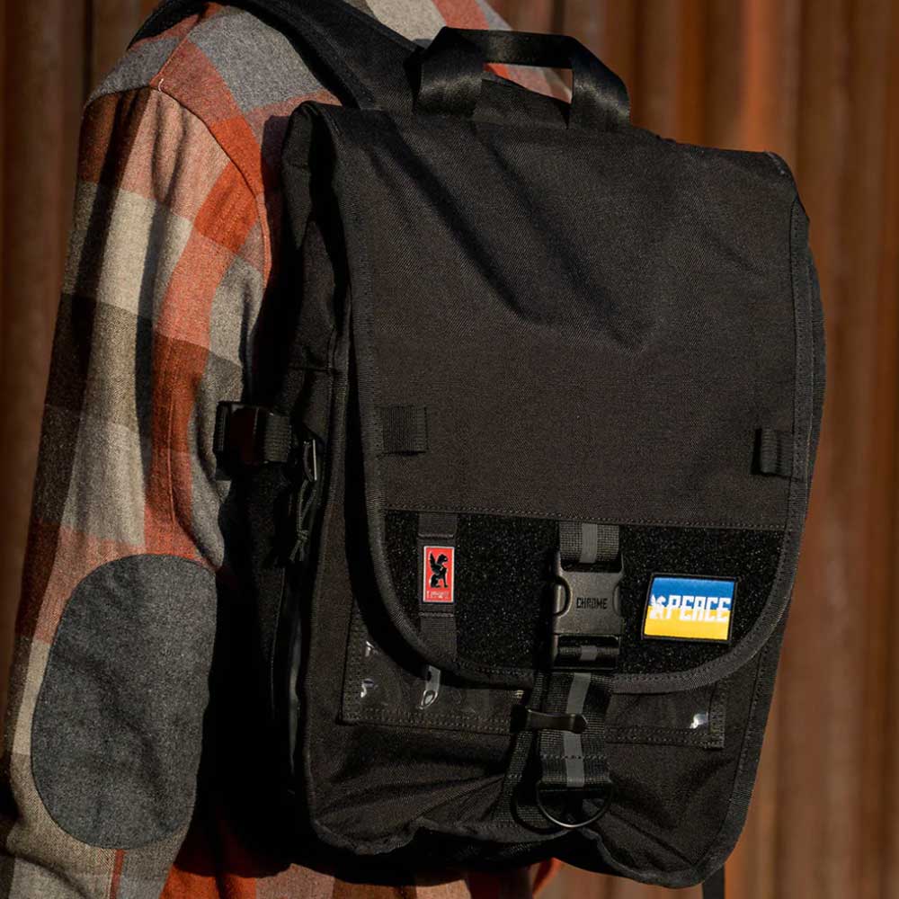 CHROME クローム WARSAW SMALL BACKPACK 18L(ワルシャワ スモール 18L) JP196UKR カラー:ブラック(UKRINE FLAG) 容量 18L 耐水 バックパック