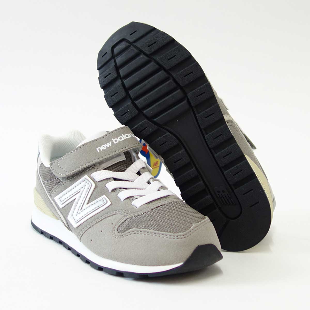 new balance ニューバランス <br>KV996 CWY グレー(キッズ)<br>細身のスリムフィット<BR>「靴」