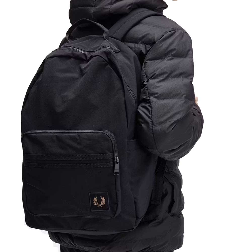 FREDPERRYフレッドペリーNylonBadgeBackpackL1192102(BLACK)リュックバックパック
