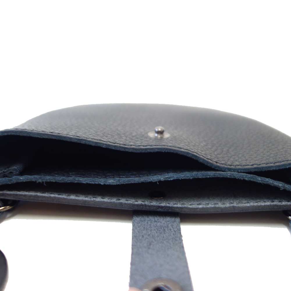 風合いの良いナチュラルレザーのショルダーバッグLahellaラヘラMustapetiteshoulderbagL-259ブラック(日本製)ポーチイタリアンレザー栃木レザー