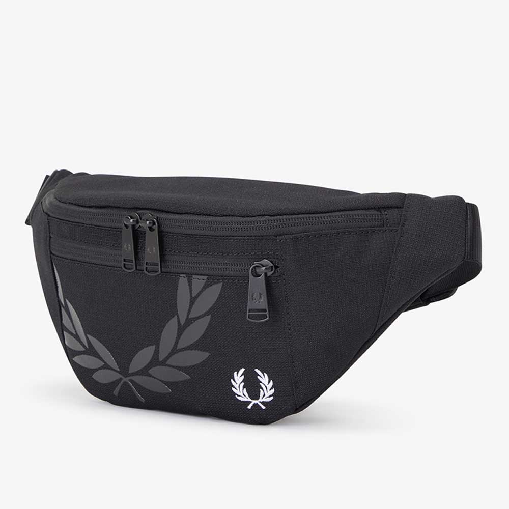 FREDPERRYフレッドペリーPrintedLaurelWreathRipstopCrossbodyBagL6277102(BLACK)ボディバックメッセンジャーバッグ