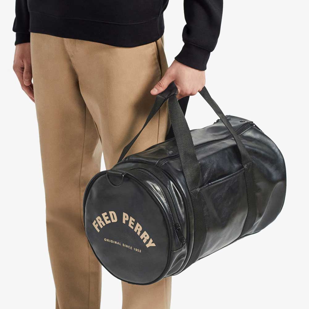 フレッドペリー バッグ FRED PERRY TONAL BARREL BAG L7223 102(ブラック) バレルバッグ ドラムバッグ ボストンバッグ