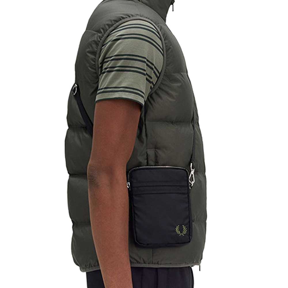 フレッドペリーバッグFREDPERRYNylonTwinTippedSmallBagL8290102(BLACK)ショルダーボディバッグサイドバッグポシェット