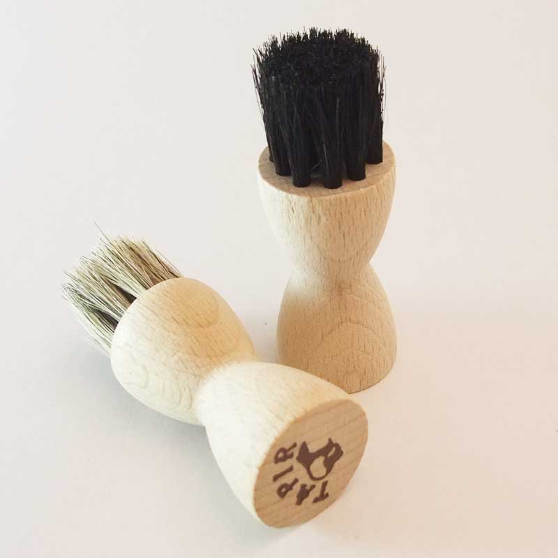 《メール便可》天然素材で作られた靴ケア品 【TAPIR タピール】ミニブラシ(馬毛) クリーム塗布用に(ドイツ製) 靴 シューズ