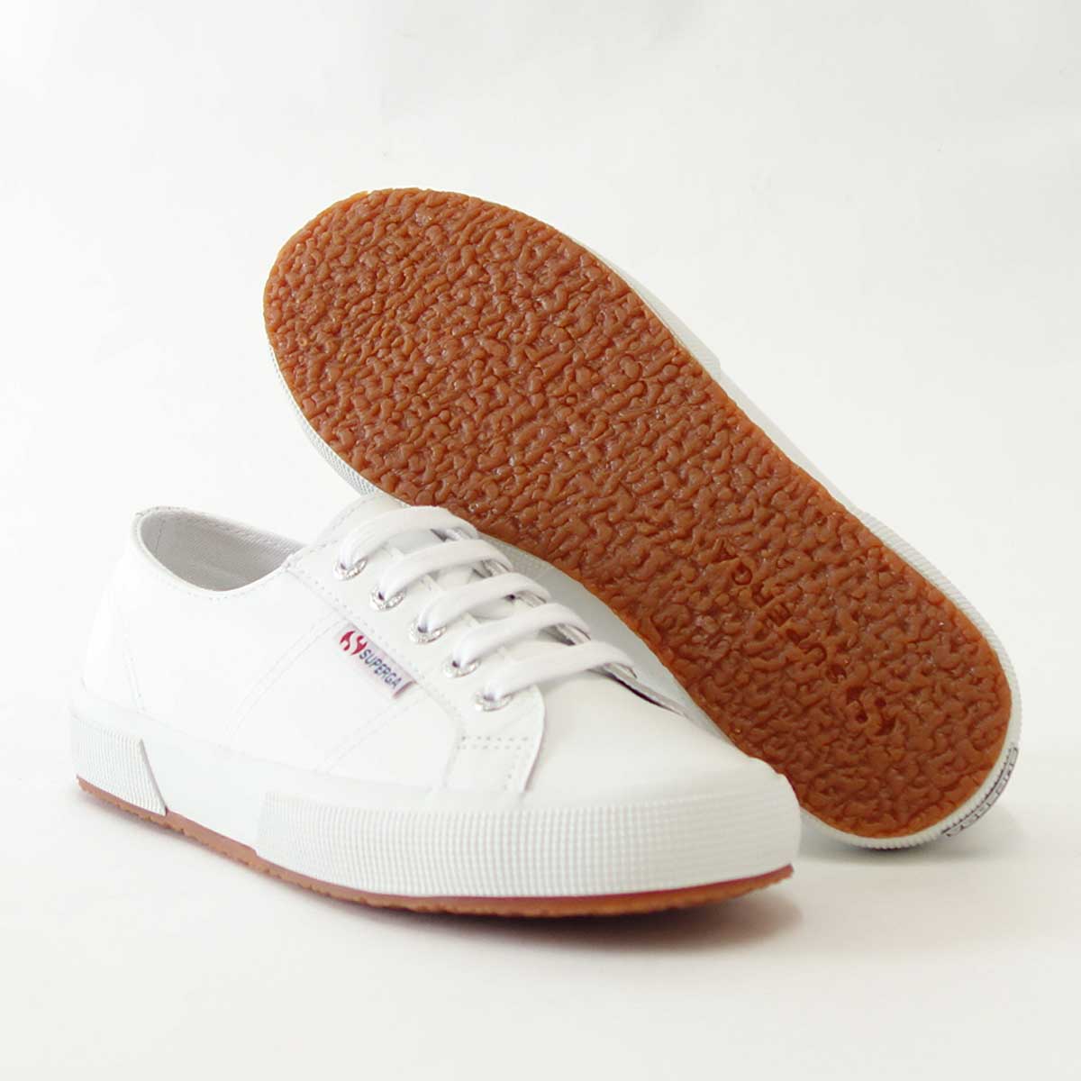 スペルガ SUPERGA 2750 NAPLNGCOTU(ユニセックス)White (S8115BW) 風合いの良い天然皮革スニーカー 「靴」