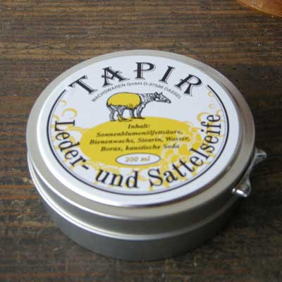 天然素材で作られた靴ケア品 【TAPIR タピール】レーダーザイフェ(皮革用石けん) 汚れのひどい革製品のクリーニング(ドイツ製) 靴 シューズ