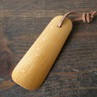 《メール便可》天然素材で作られた靴ケア品 【TAPIR タピール】靴べら(木製) 使い込むほどに味がでます(ドイツ製) 靴 シューズ