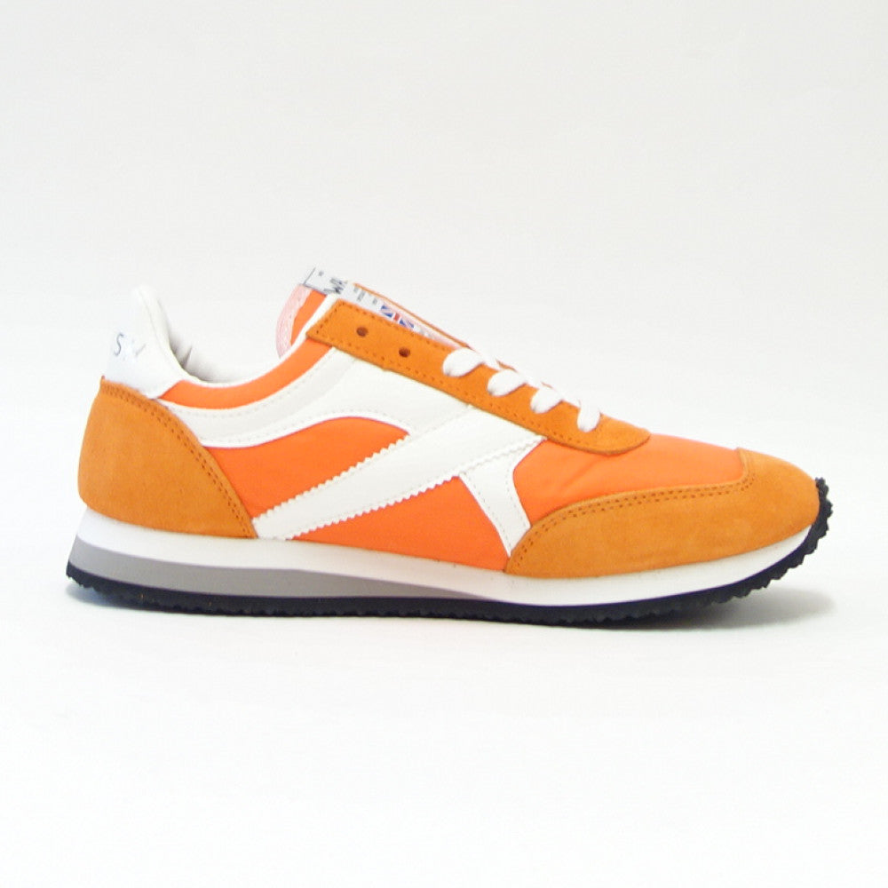 WALSH ウォルシュ TOR 01394(ユニセックス) Tornado カラー:オレンジ/ホワイト(英国製) スエード&ナイロンのランニングスニーカー 「靴」