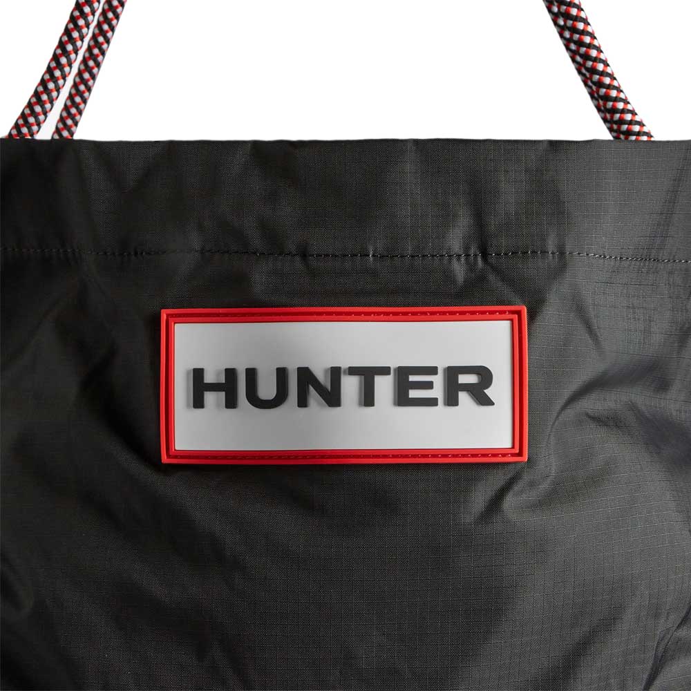 ハンター HUNTER UBP1518NRS トラベル リップストップ リサイクル ナイロン ビーチ バッグ (カラー:ブラック/レッド ボックス ロゴ) ショルダーバッグ トート バッグ