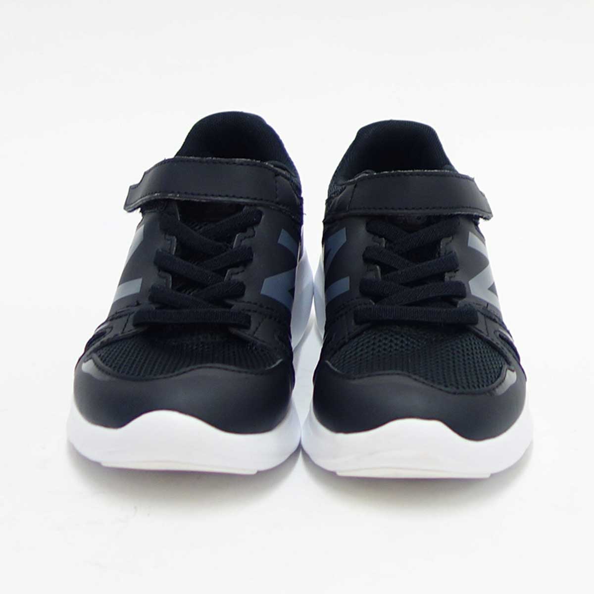 ニューバランス new balance YT570BW ブラック キッズ スニーカー「靴」
