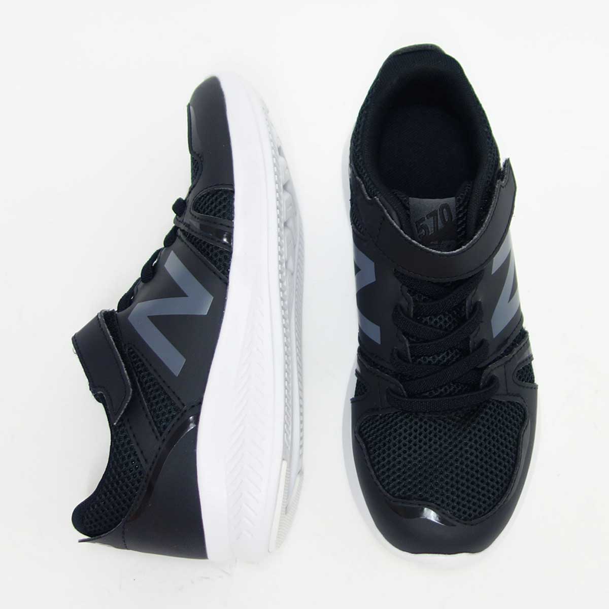 ニューバランス new balance YT570BW ブラック キッズ スニーカー「靴」