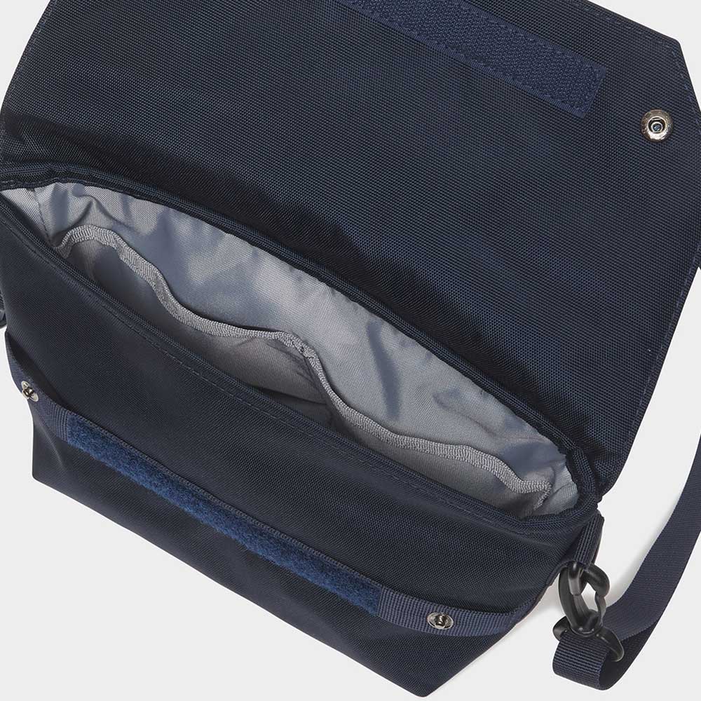 エーグル AIGLE ZNH112J 075 アーバンモビリティ ミニメッセンジャーバッグ カラー:マリーンエーグル