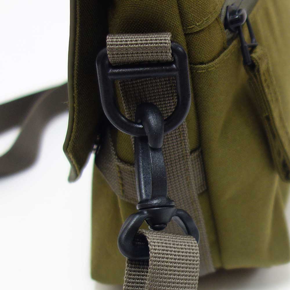 エーグル AIGLE ZNH112J 304 アーバンモビリティ ミニメッセンジャーバッグ カラー:カーキエーグル