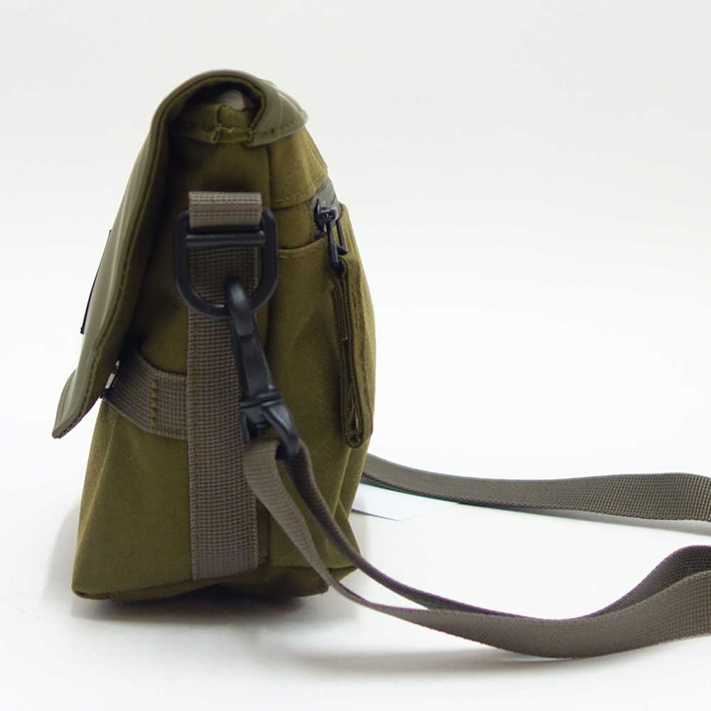 エーグル AIGLE ZNH112J 304 アーバンモビリティ ミニメッセンジャーバッグ カラー:カーキエーグル