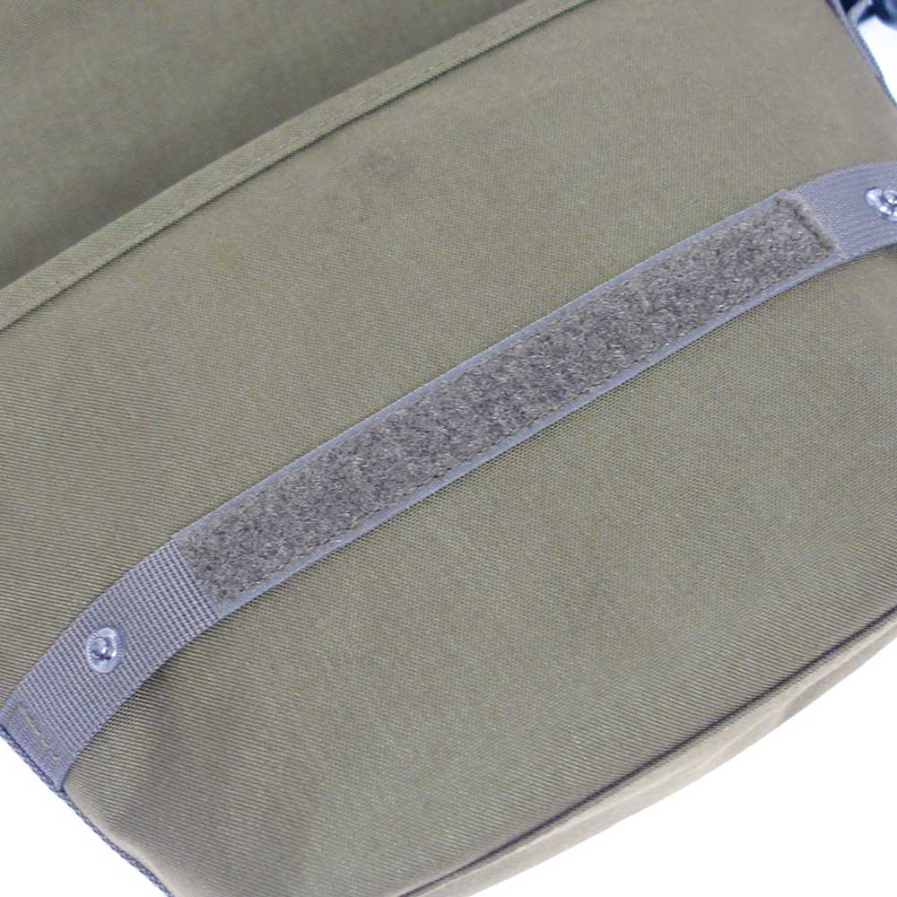 エーグル AIGLE ZNH112J 304 アーバンモビリティ ミニメッセンジャーバッグ カラー:カーキエーグル