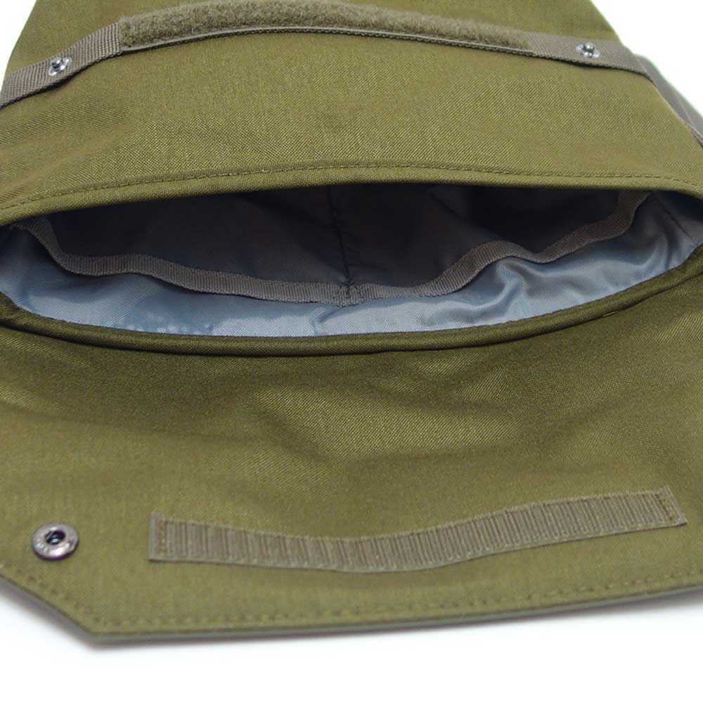 エーグル AIGLE ZNH112J 304 アーバンモビリティ ミニメッセンジャーバッグ カラー:カーキエーグル