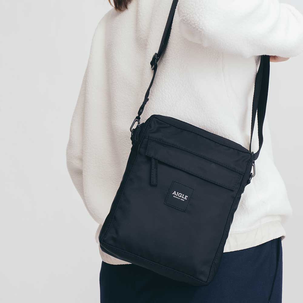 エーグル AIGLE ZNH124J 005 ナターシャ スクェアポーチ w エコバッグ カラー:ブラック