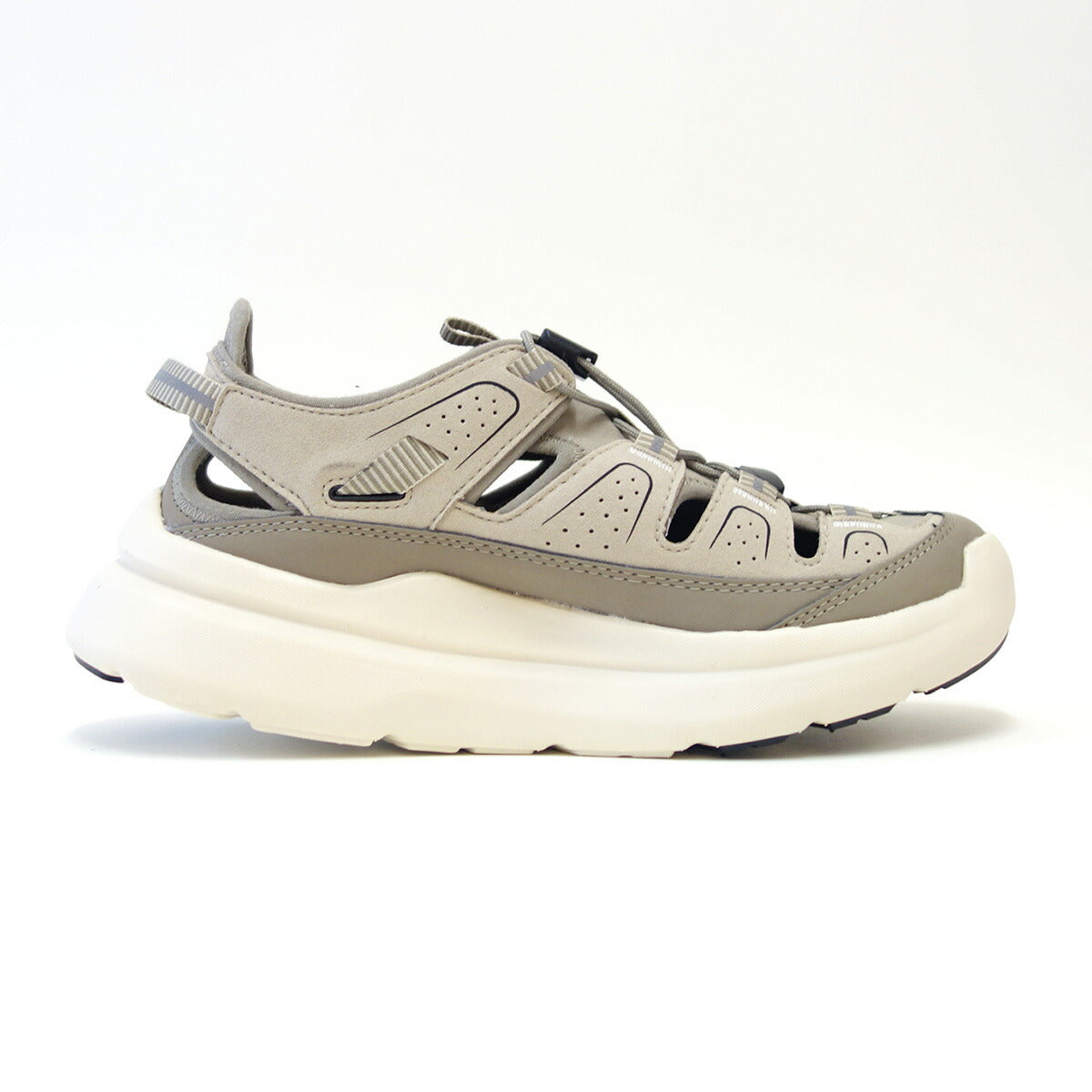 KEENキーンWK450SANDAL1028923ダブルケー450サンダルカラー:PlazaTaupe/Blackウォーキングトラベル(レディース)「靴」