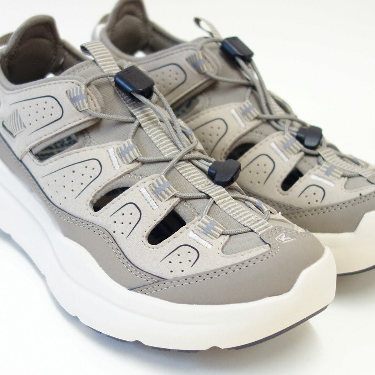 KEENキーンWK450SANDAL1028923ダブルケー450サンダルカラー:PlazaTaupe/Blackウォーキングトラベル(レディース)「靴」