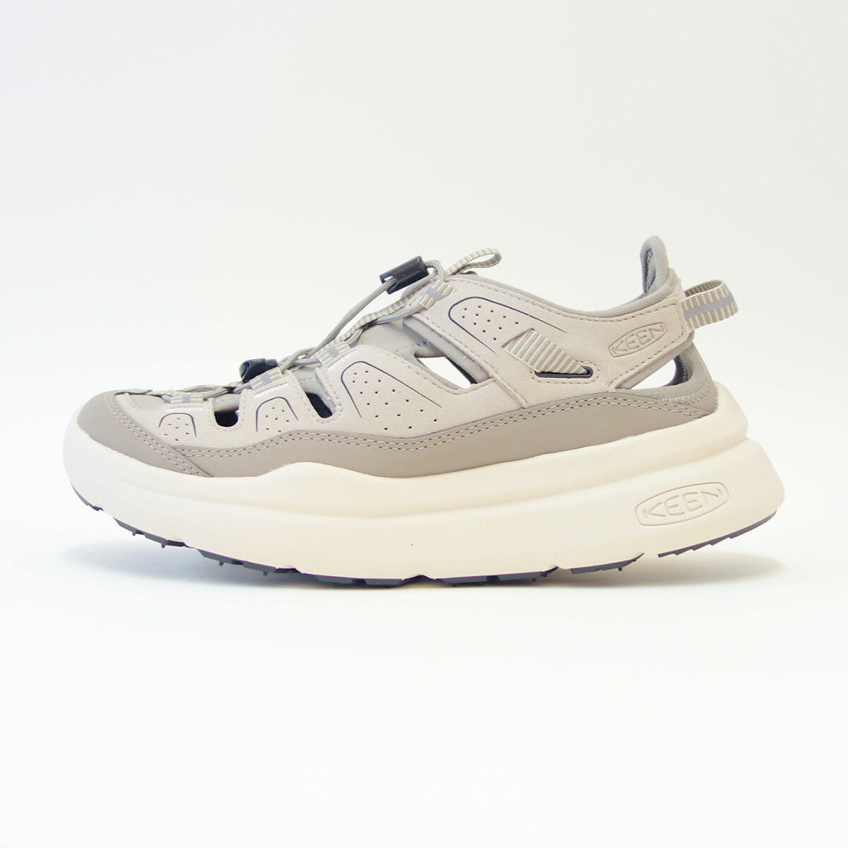 KEENキーンWK450SANDAL1028923ダブルケー450サンダルカラー:PlazaTaupe/Blackウォーキングトラベル(レディース)「靴」