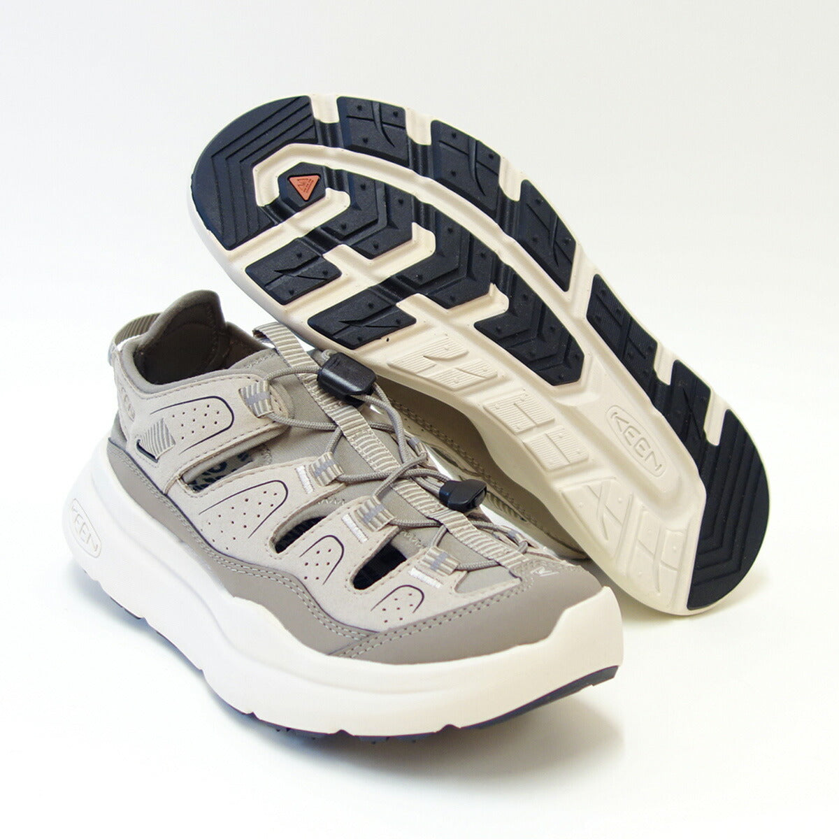 KEENキーンWK450SANDAL1028923ダブルケー450サンダルカラー:PlazaTaupe/Blackウォーキングトラベル(レディース)「靴」